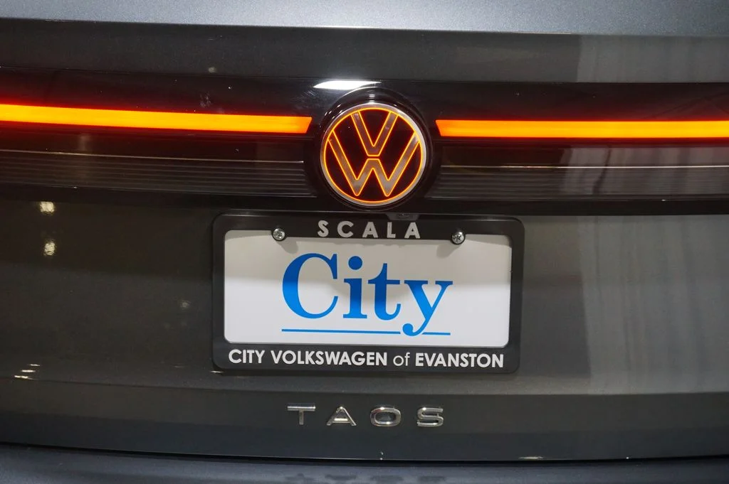 Certified Used 2025 Gray Volkswagen 1.5T SE image 30