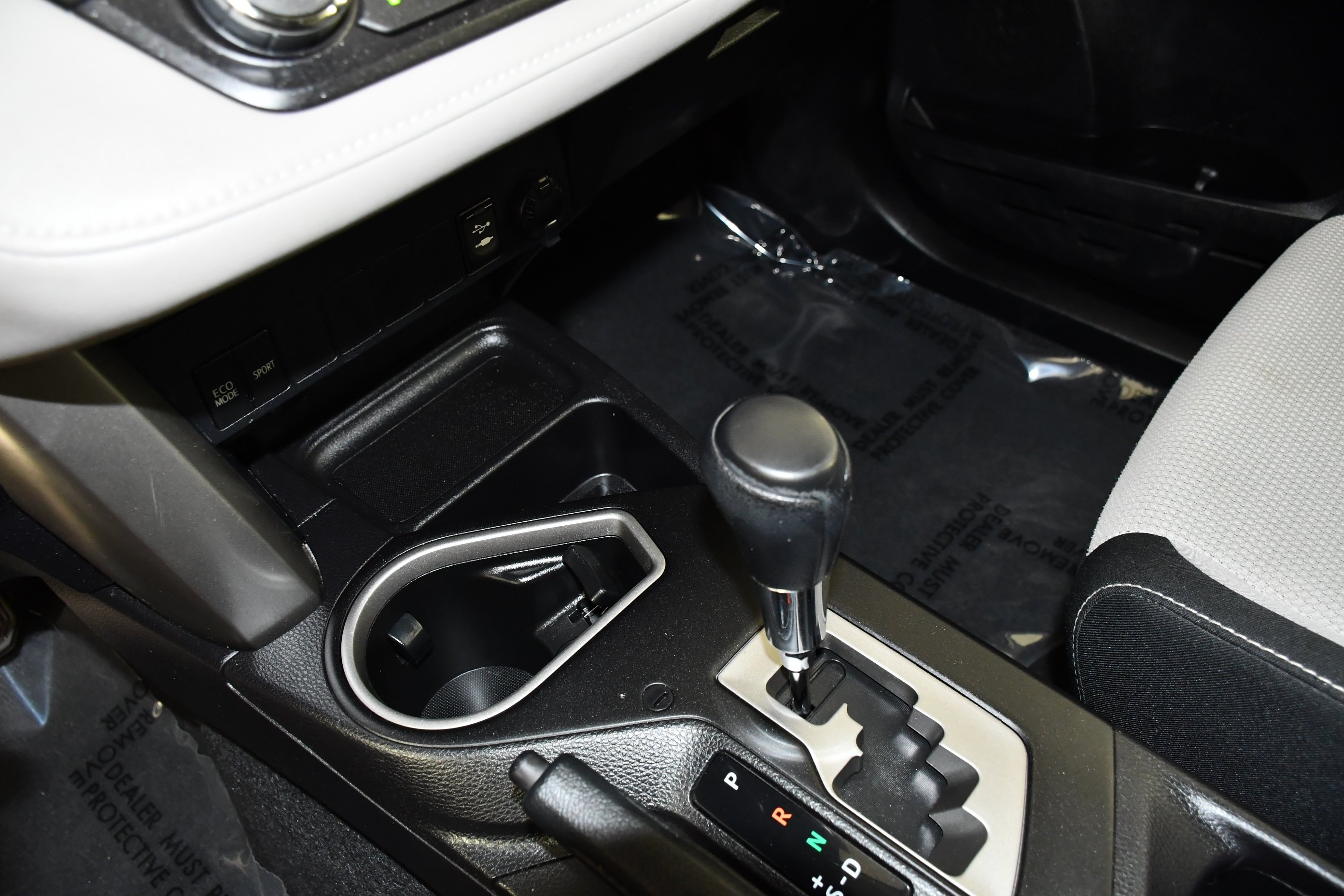 Used 2016 Black Toyota XLE image 29