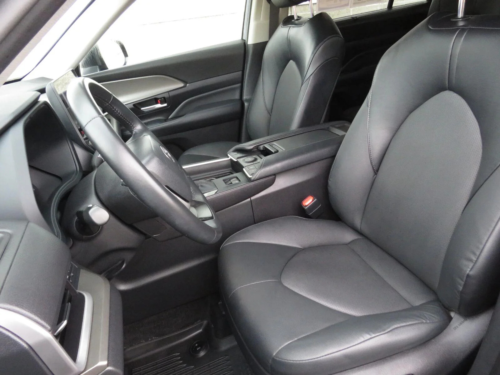 Used 2024 Blueprint Toyota XLE image 22