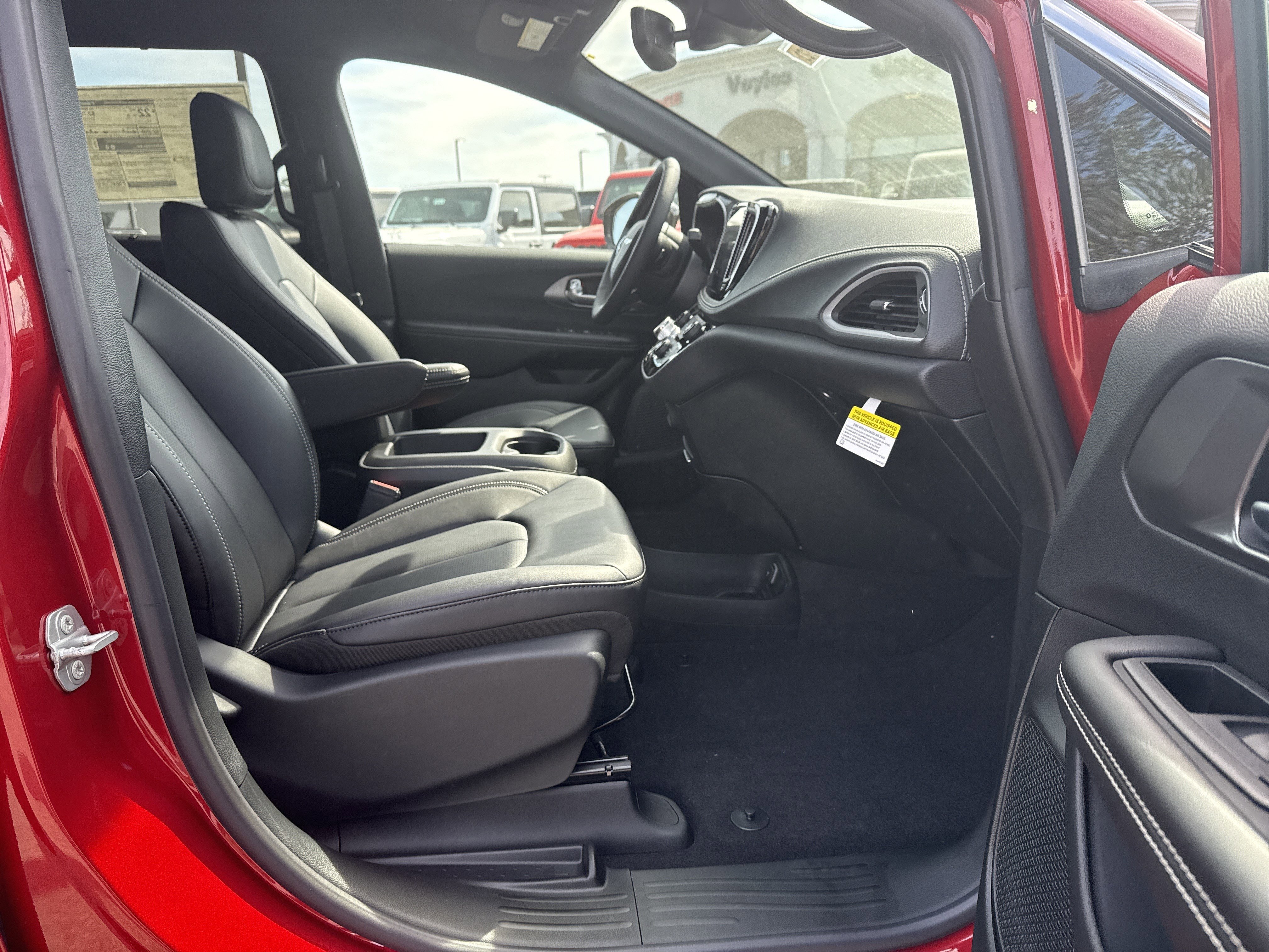 New 2026 Red Hot Pearl-Coat Exterior Paint Chrysler Select image 15