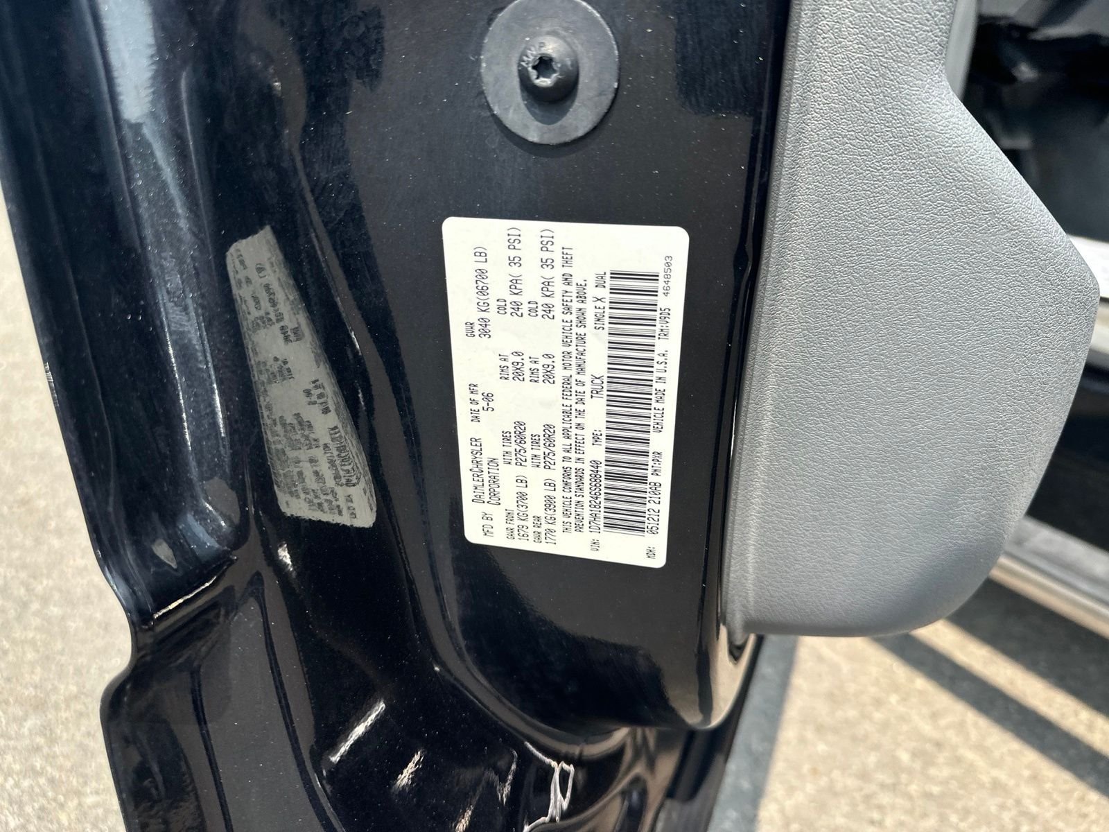 Used 2006 Black Dodge SLT image 34
