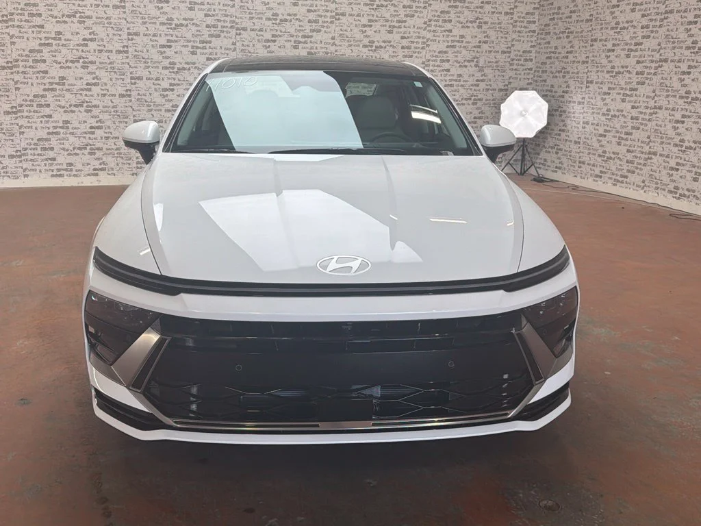 New 2027 Serenity White Hyundai Limited image 2