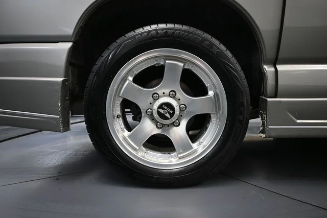 Used 1999 White Toyota Limited image 13