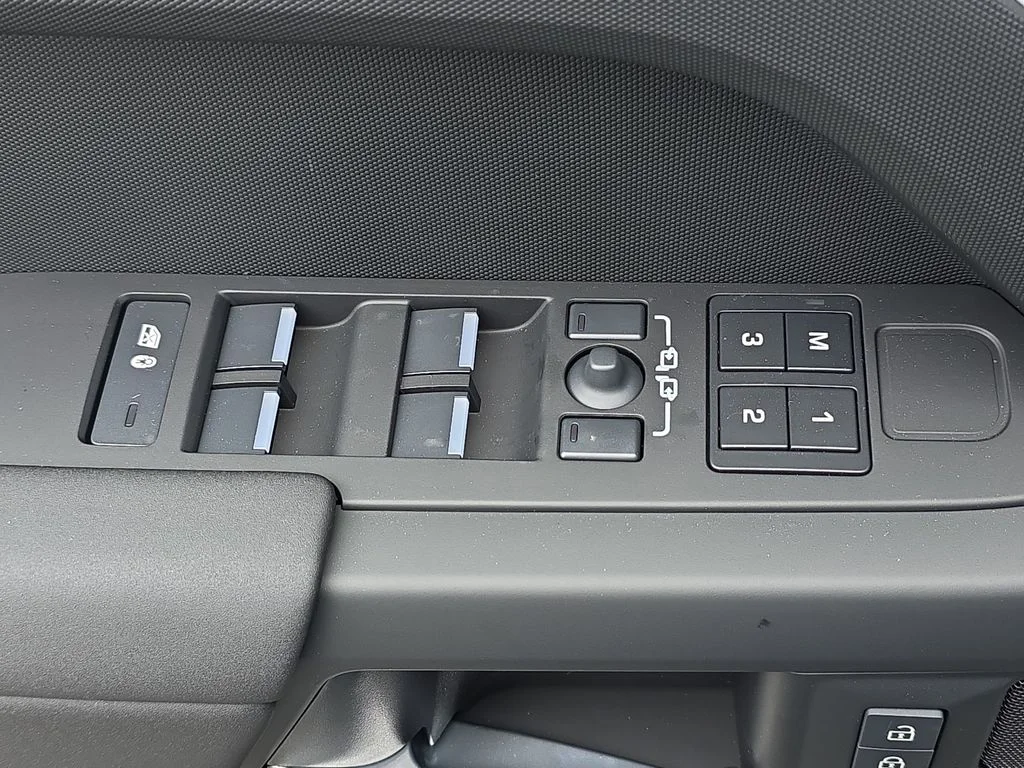 New 2026 Fuji White LAND ROVER S image 28