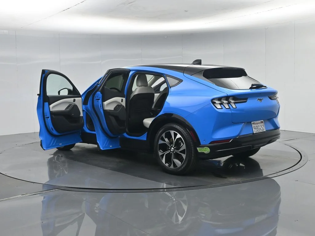 Used 2023 Blue Ford Premium image 33