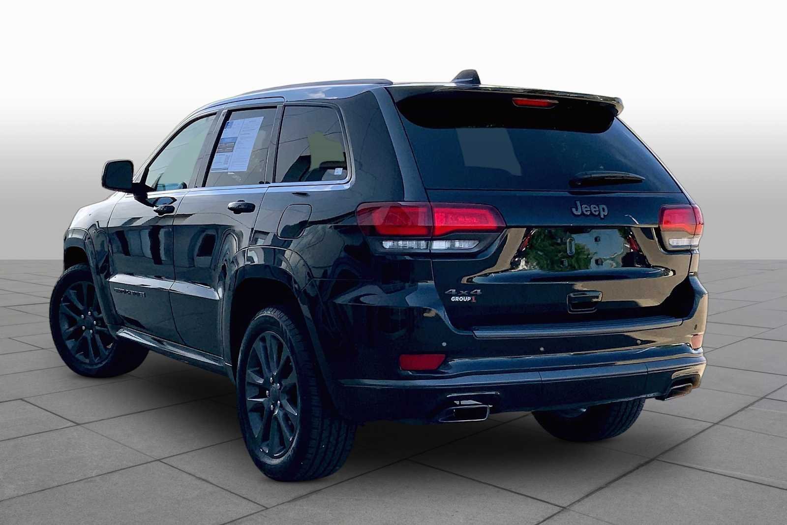Used 2018 Diamond Black Crystal Pearlcoat Jeep High Altitude image 11
