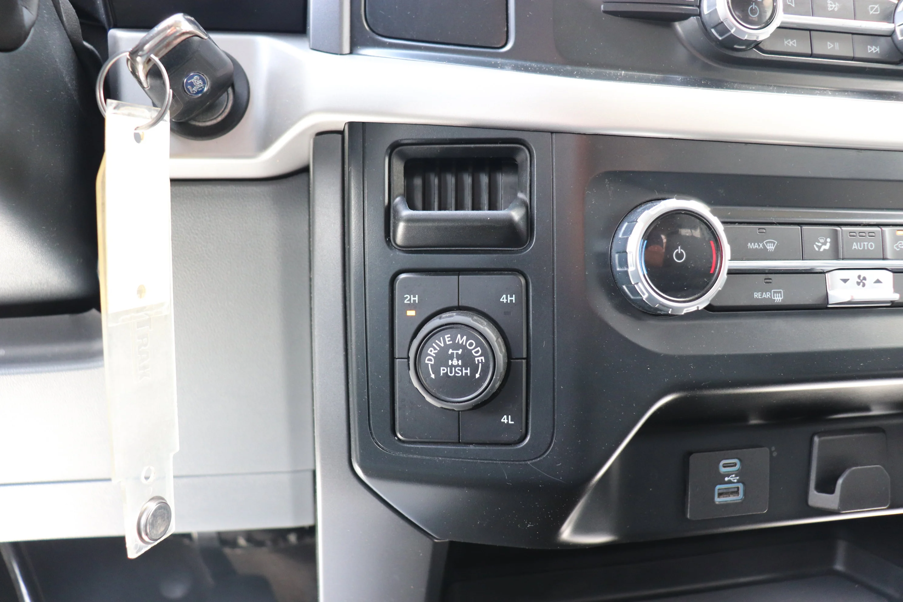 Used 2022 Gray Ford XLT 4WD SuperCrew 5.5