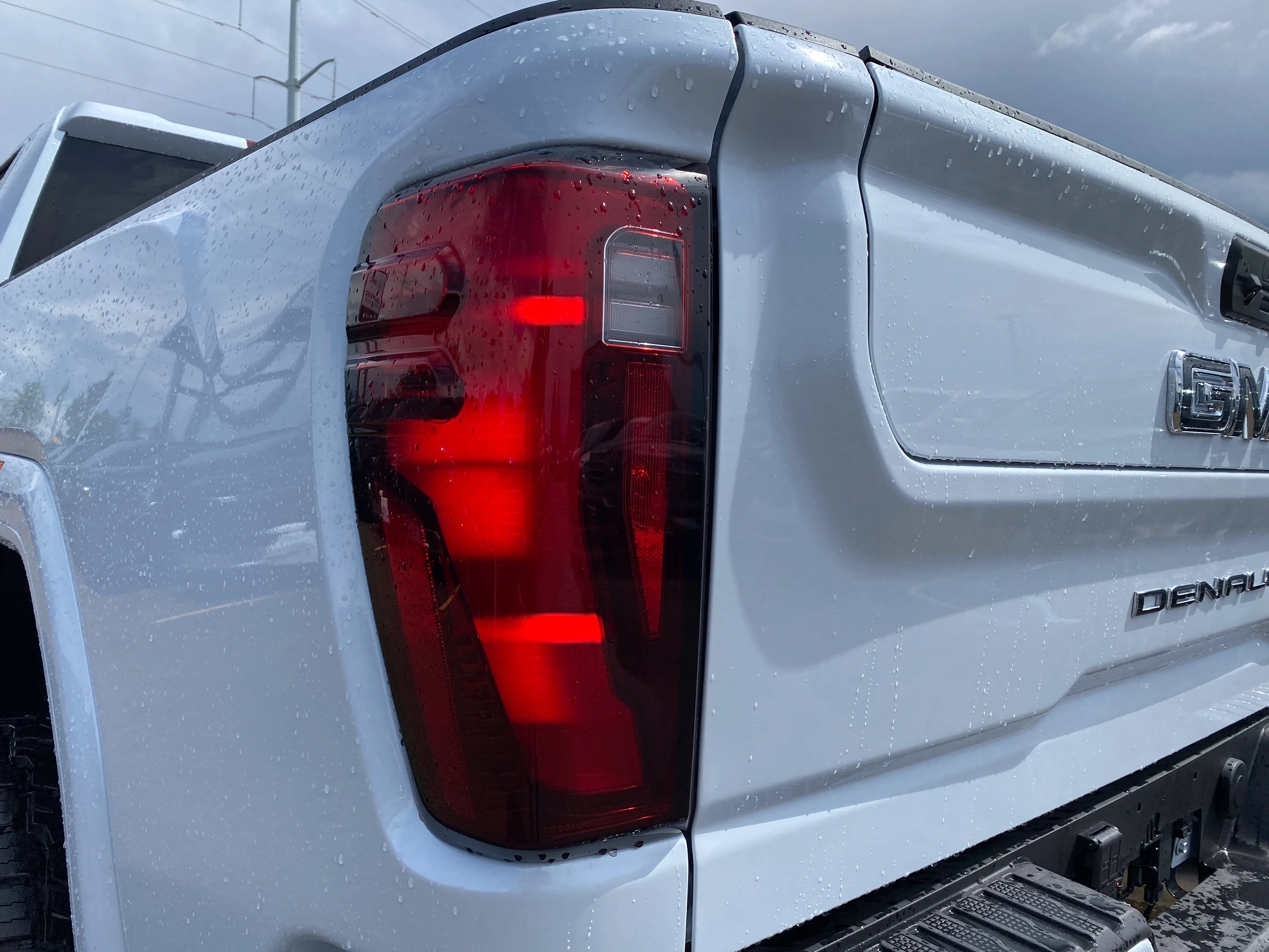 New 2026 GLACIER WHITE TRICOAT GMC Denali Ultimate image 11