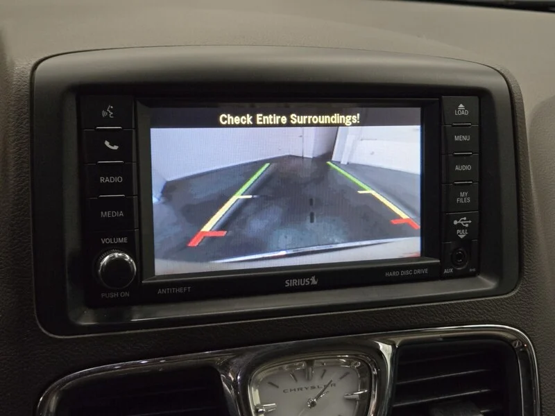 Used 2013 Cashmere Pearl Chrysler Limited image 18