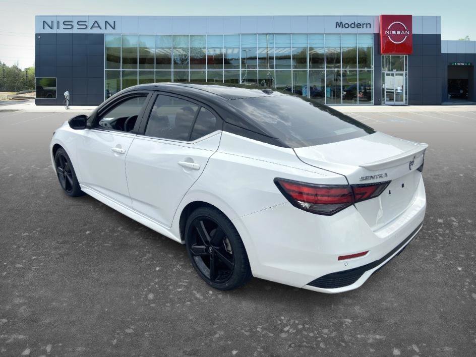 Certified Used 2025 Aspen White Tricoat/Super Black Nissan SR image 6