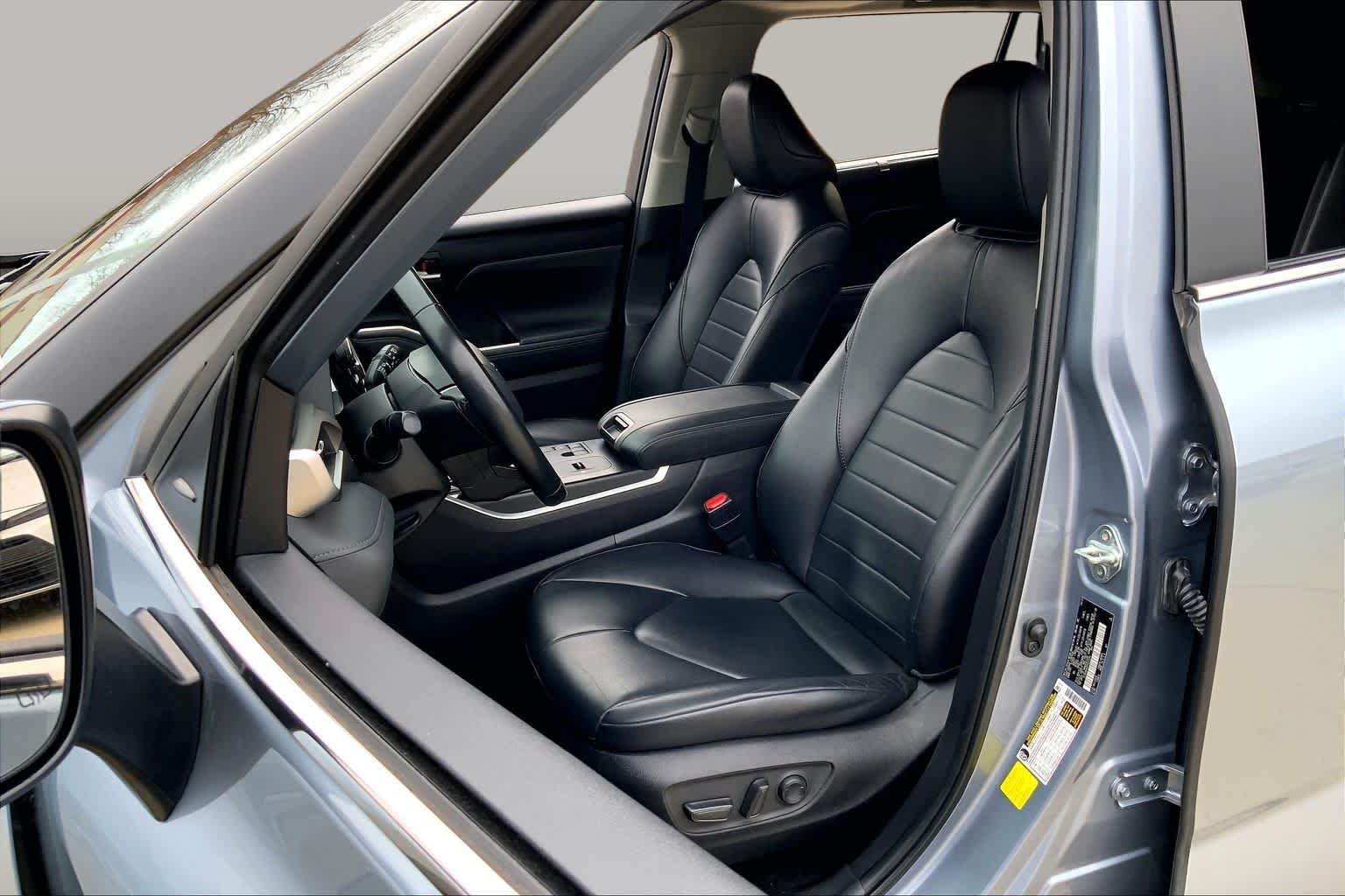 Used 2023 Moon Dust Toyota XLE image 8
