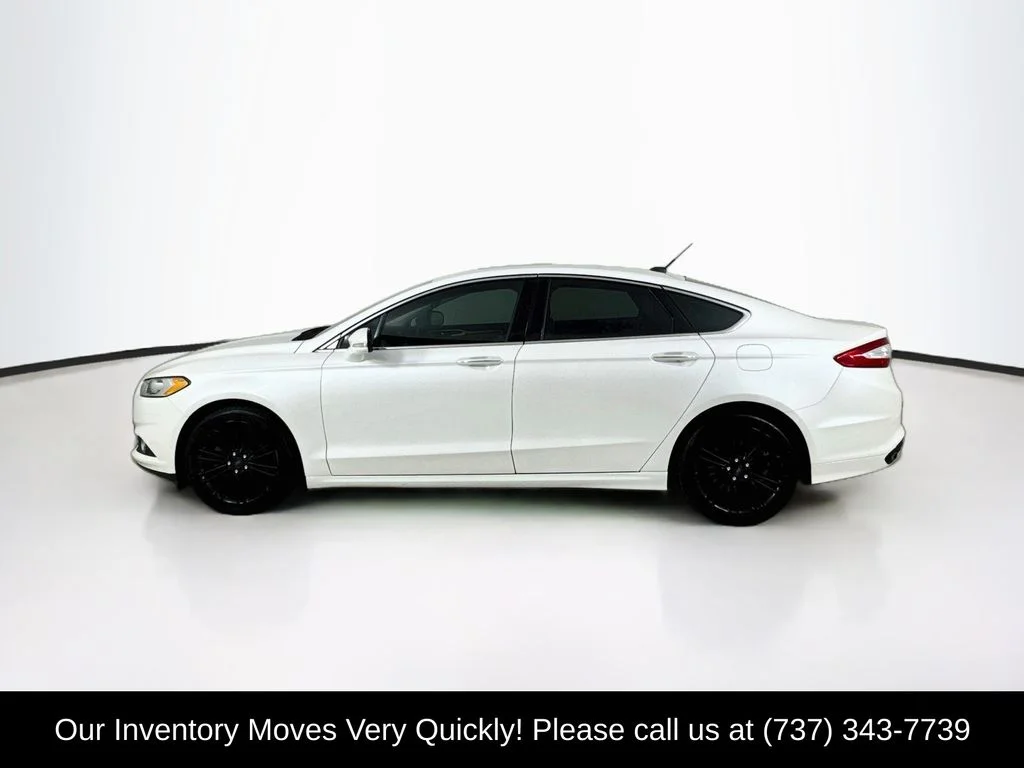 Used 2016 White Platinum Clearcoat Metallic Ford SE image 4