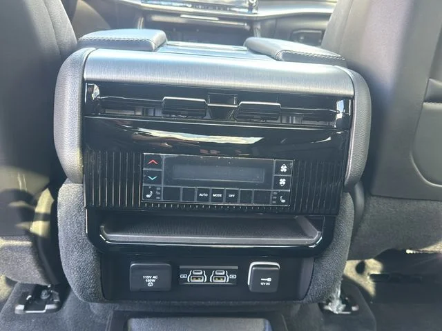 2026 Jeep Grand Wagoneer Limited Reserve - Photo 15