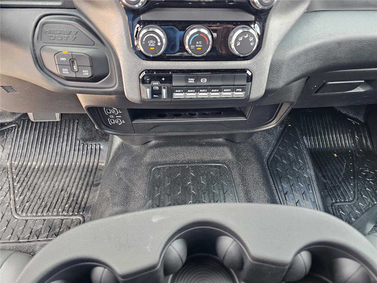 New 2026 Bright White Clearcoat Ram Tradesman image 28