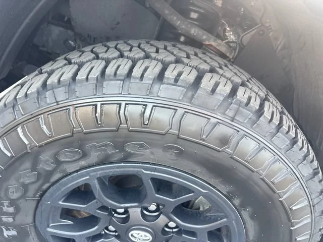 Used 2019 White Toyota SR5 V6 image 31