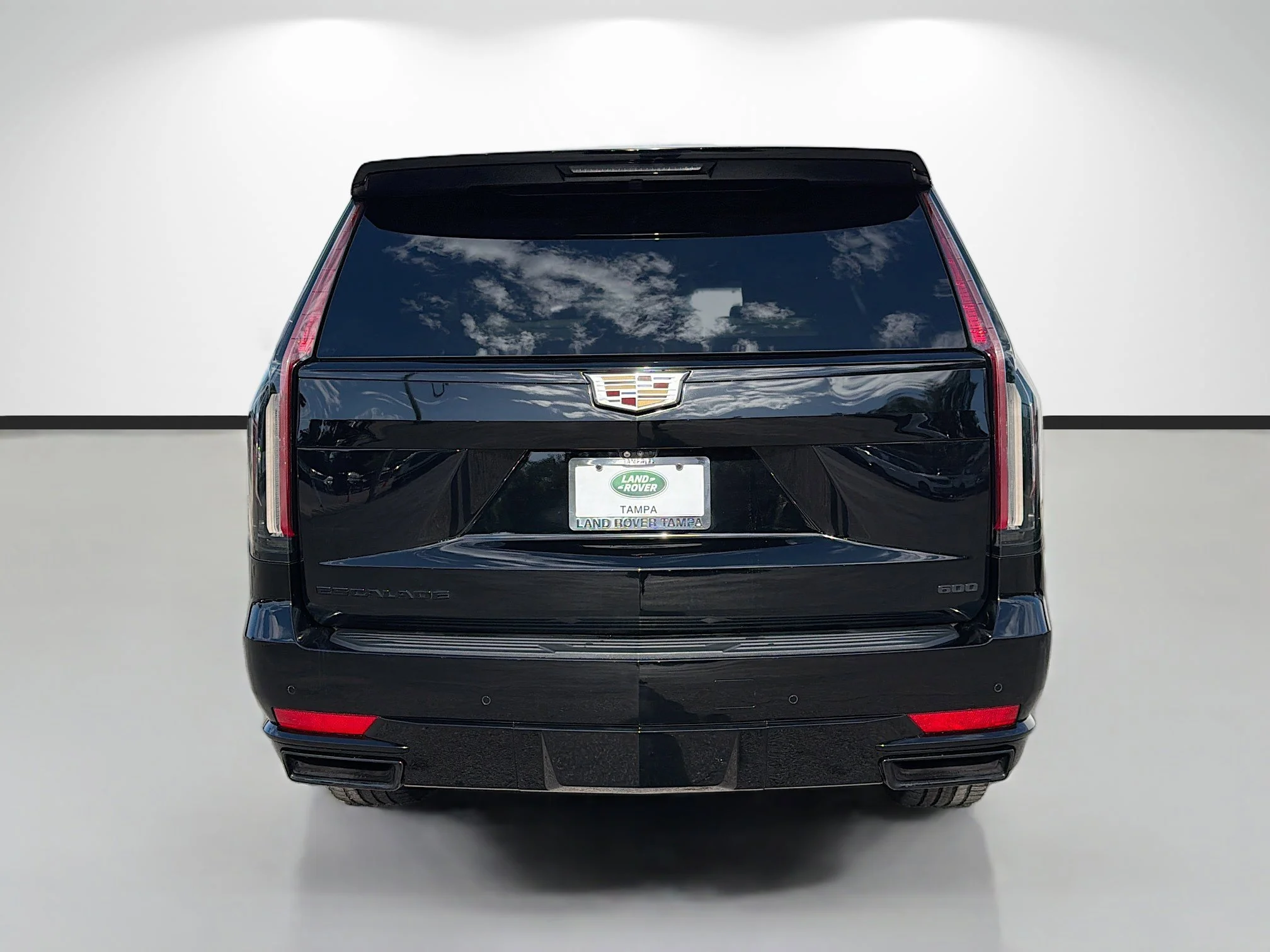 Used 2022 Black Raven Cadillac Sport Platinum image 4