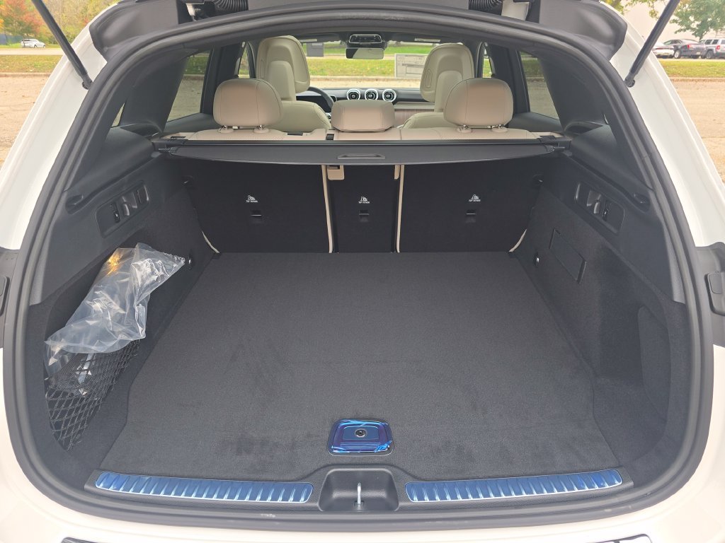 New 2027 Polar White Mercedes-Benz GLC 300 image 19