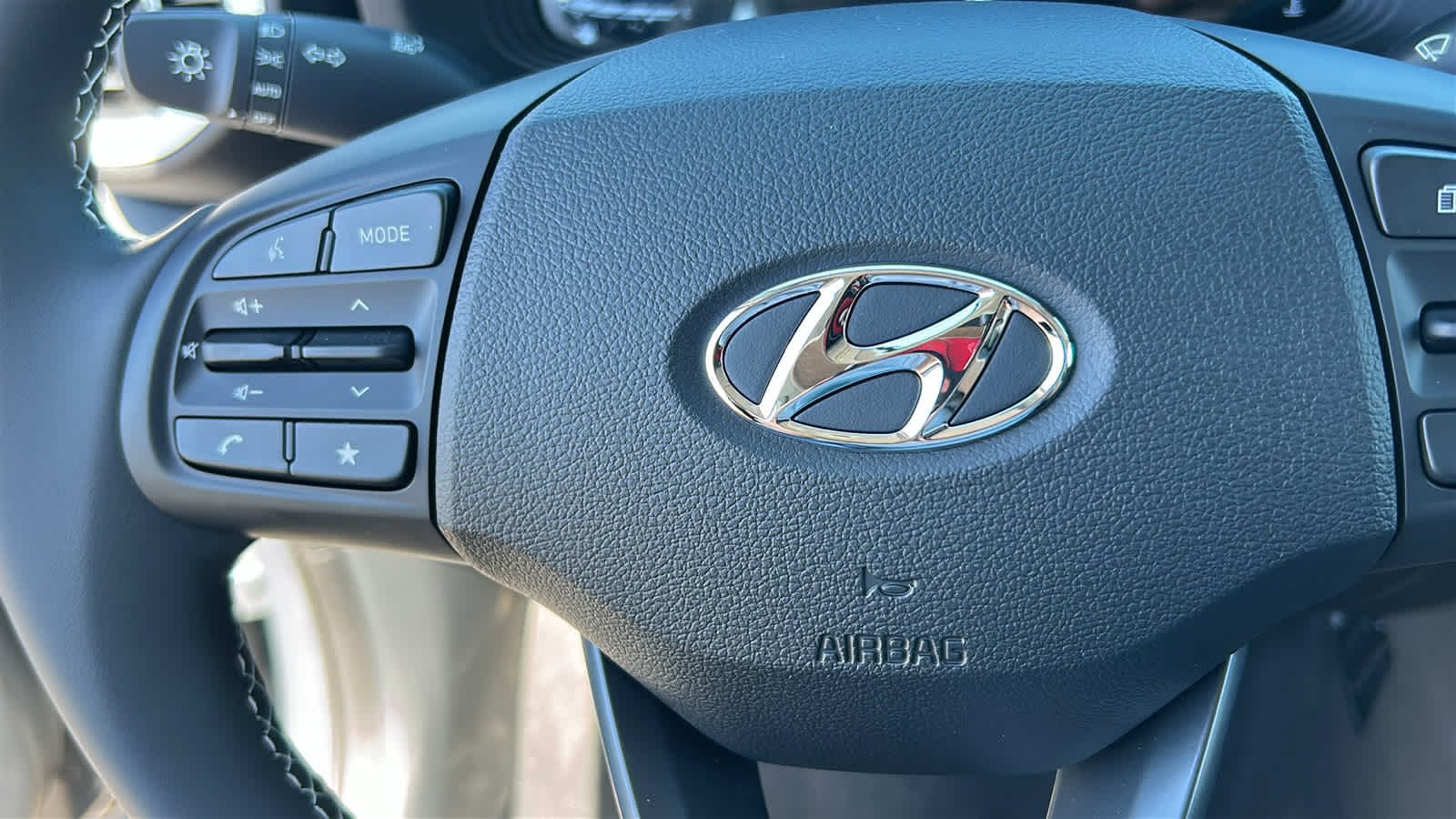 New 2026 Ecotronic Gray w/Black Roof Hyundai SEL w/Two-Tone Roof image 19