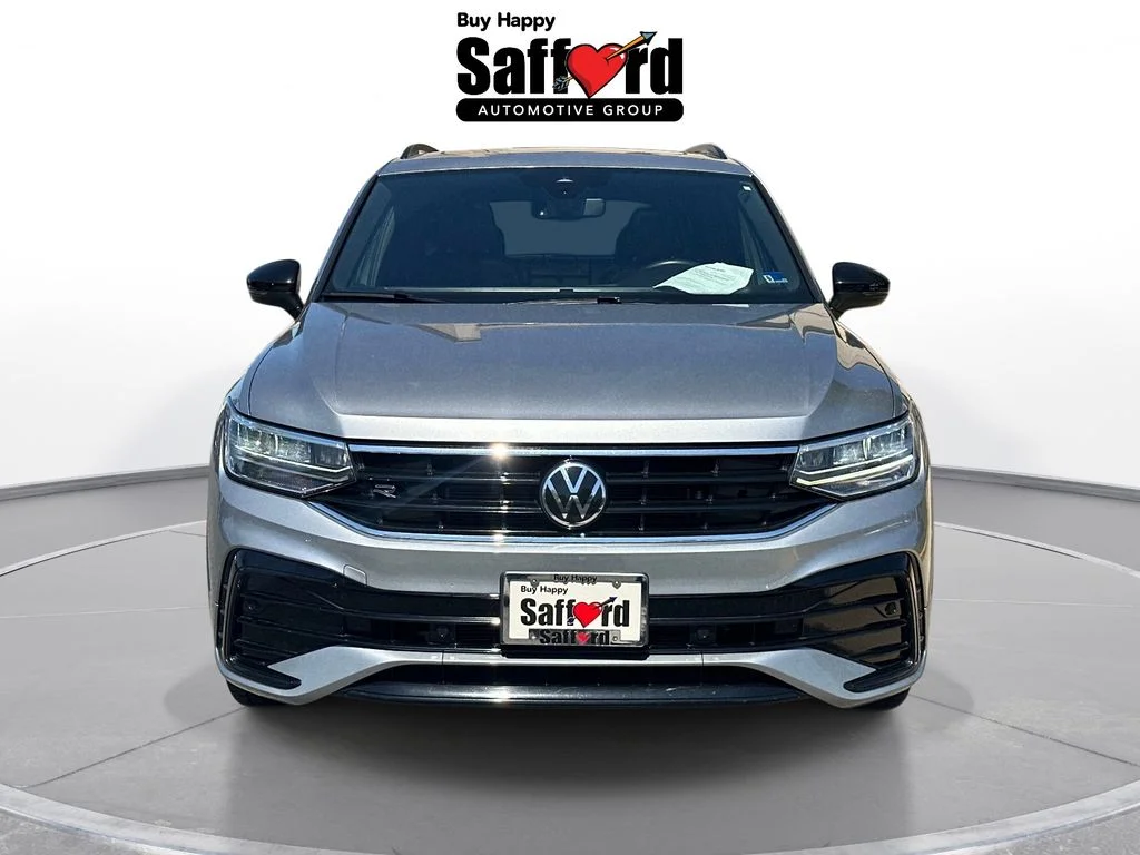 Used 2024 Silver Volkswagen 2.0T SE R-Line Black image 8