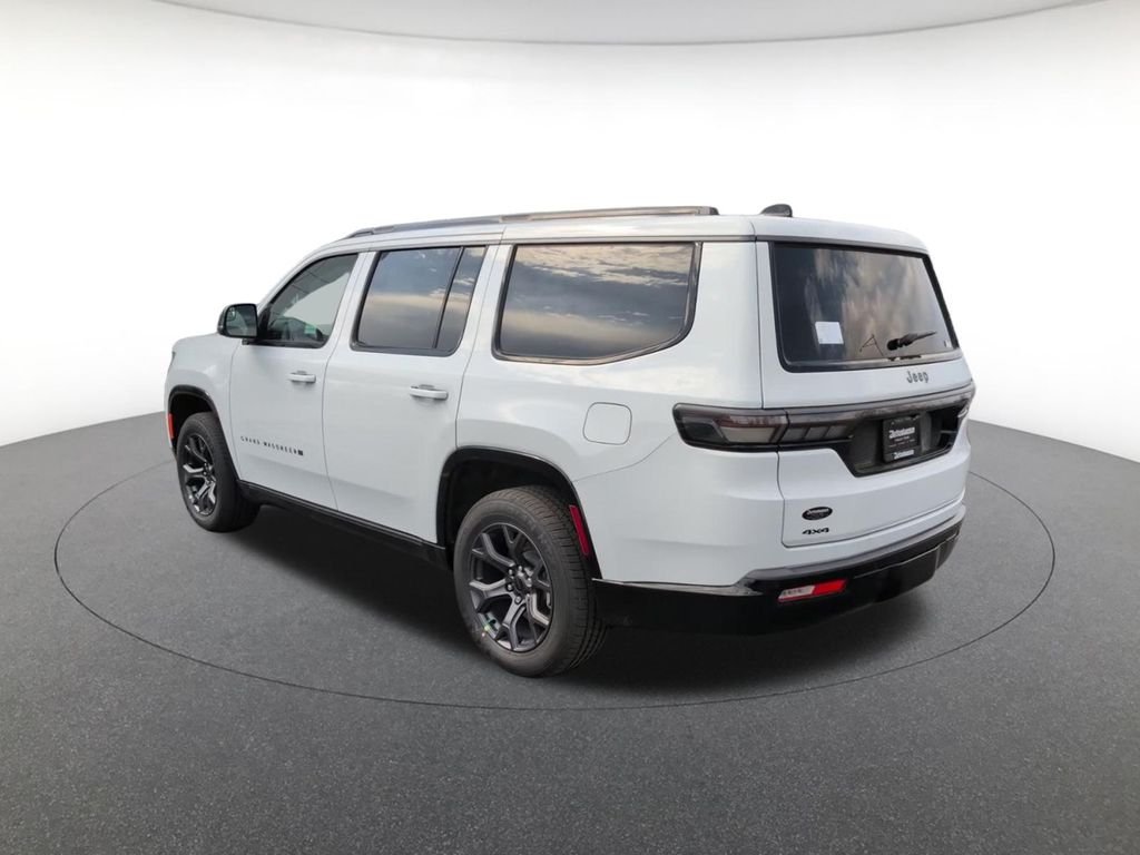 New 2026 Bright White Clear-Coat Exterior Paint Jeep Limited Altitude image 7