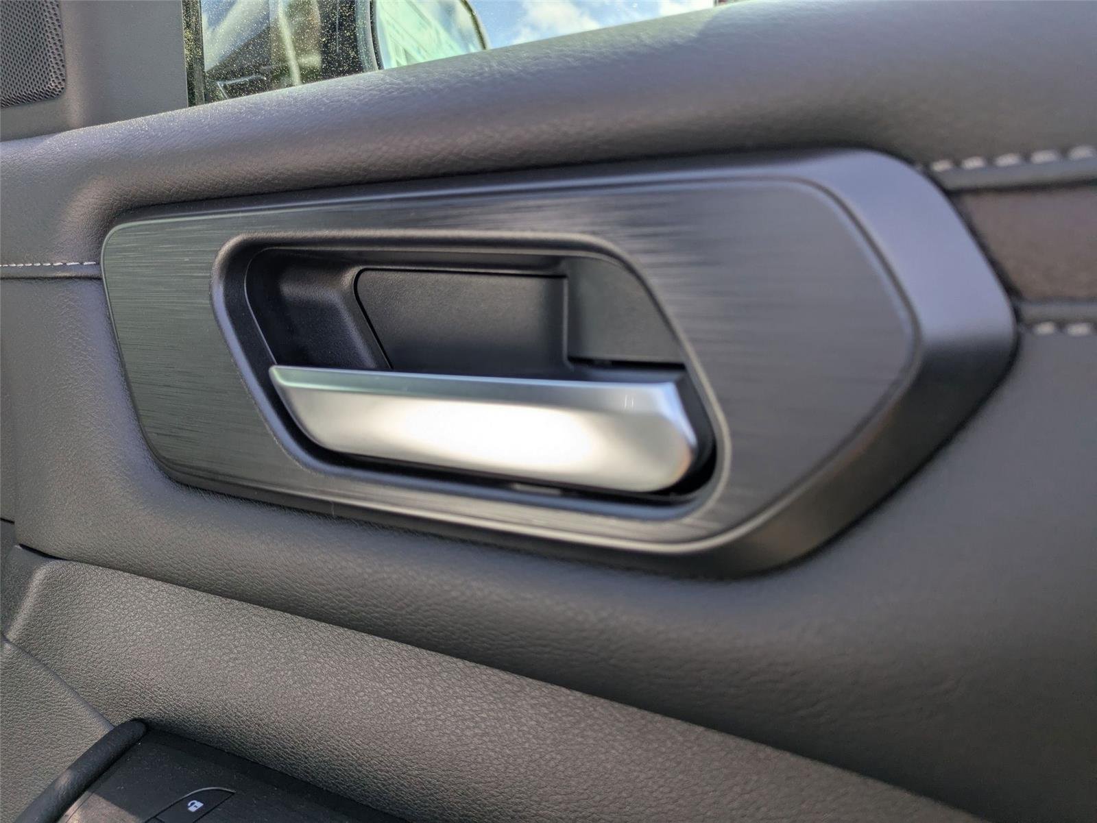 2025 Nissan Armada SL - Photo 33