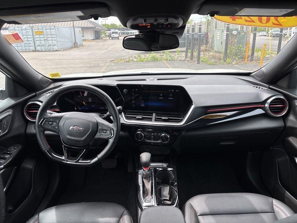 Used 2024 Summit White Chevrolet 2RS image 11