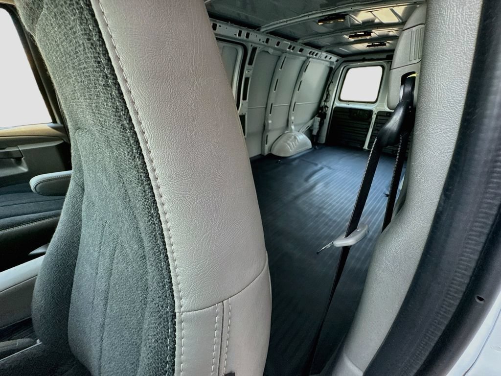 2026 Chevrolet Express Cargo Work Van - Photo 25