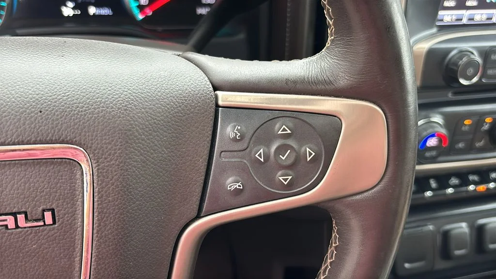Used 2017 Red GMC Denali image 17