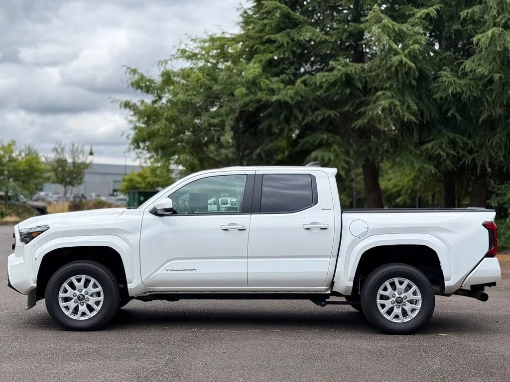 Used 2025 White Toyota SR5 image 2