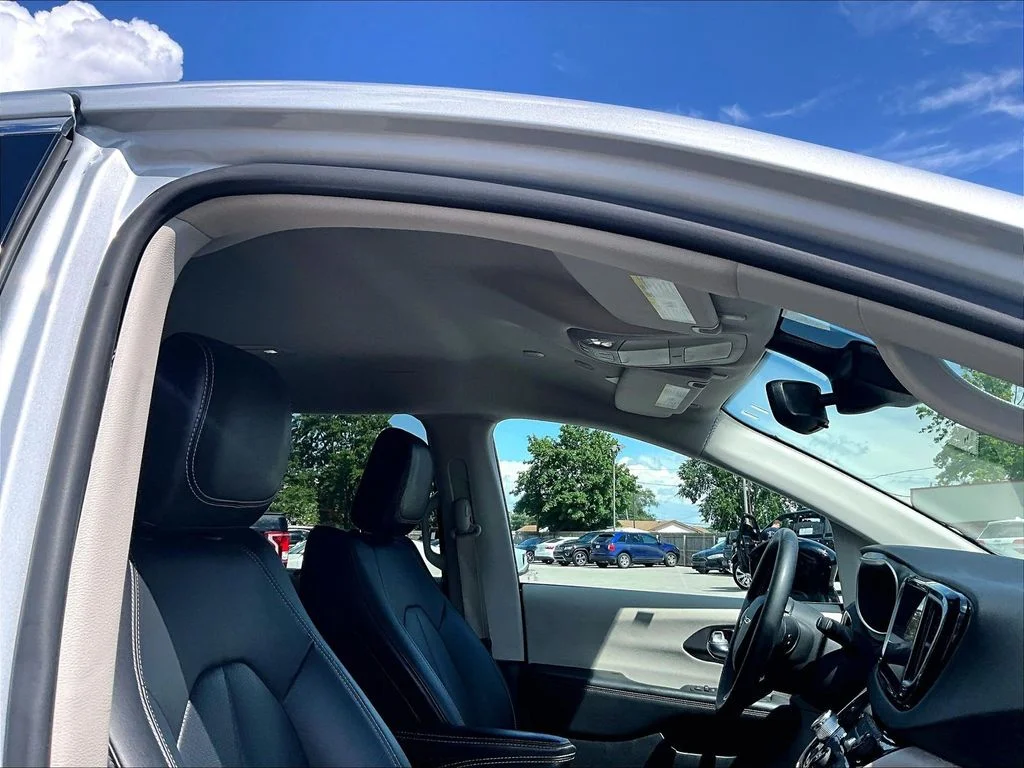 Used 2024 Silver Chrysler Touring L image 23