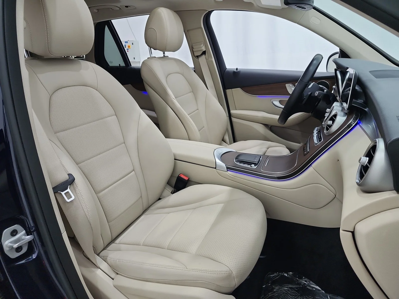 Used 2022 Lunar Blue Metallic Mercedes-Benz GLC 300 4MATIC® SUV image 20