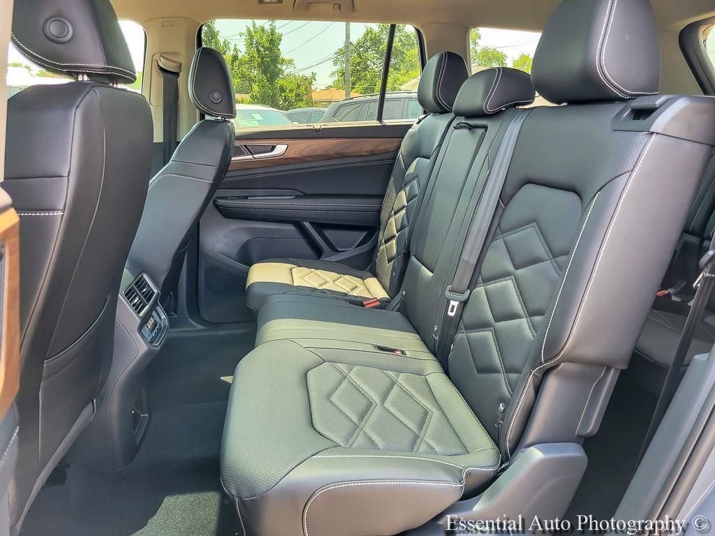 New 2026 Pure Gray Volkswagen 2.0T SE w/Technology image 8