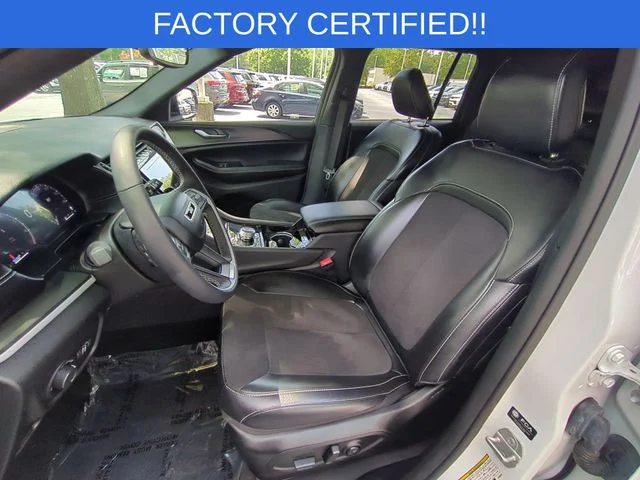 Used 2023 White Jeep Altitude X image 16