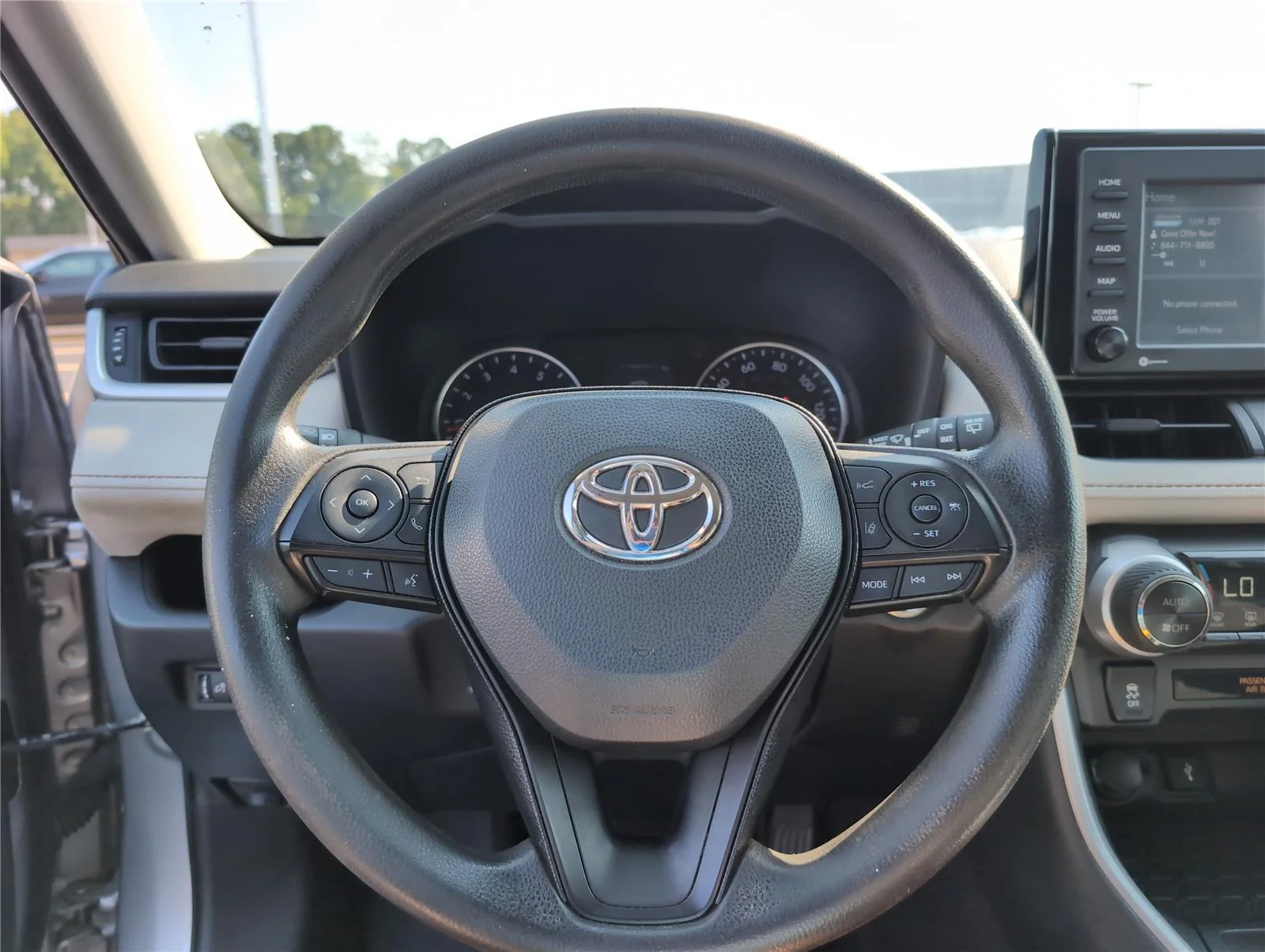 Used 2020 Silver Sky Metallic Toyota XLE image 29