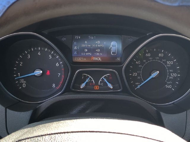 Used 2018 Blue Ford SE image 13