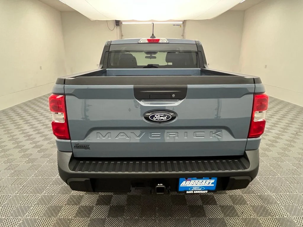 Used 2025 Gray Ford XLT image 9