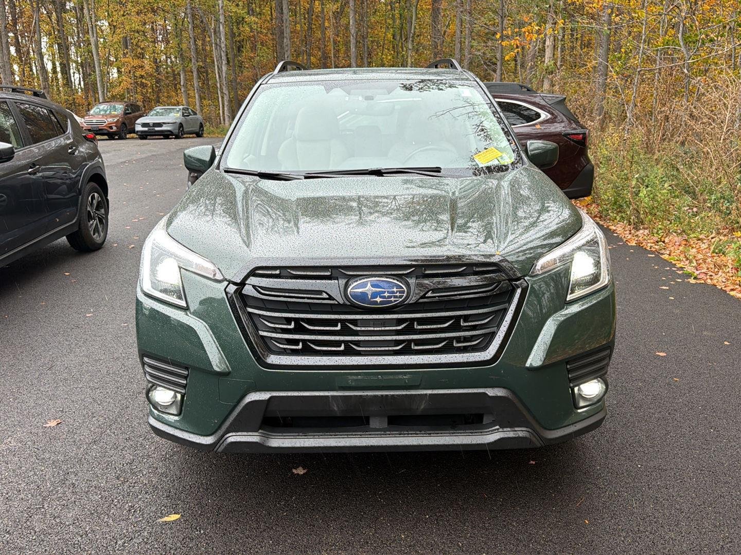 Used 2024 Cascade Green Silica Subaru Premium image 7