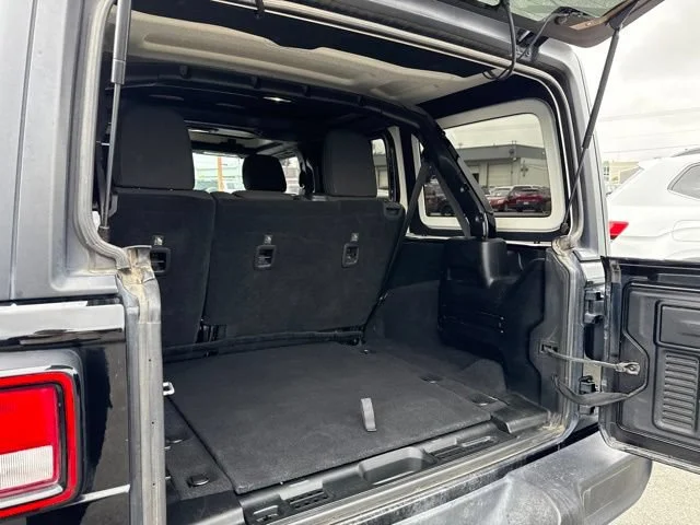 Used 2018 Black Clearcoat Jeep Sport S image 15