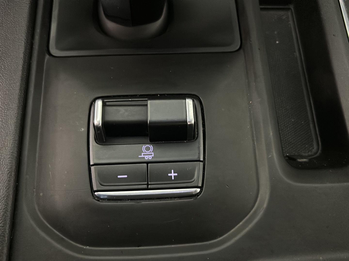 Used 2023 White Frost Tricoat GMC Denali image 32