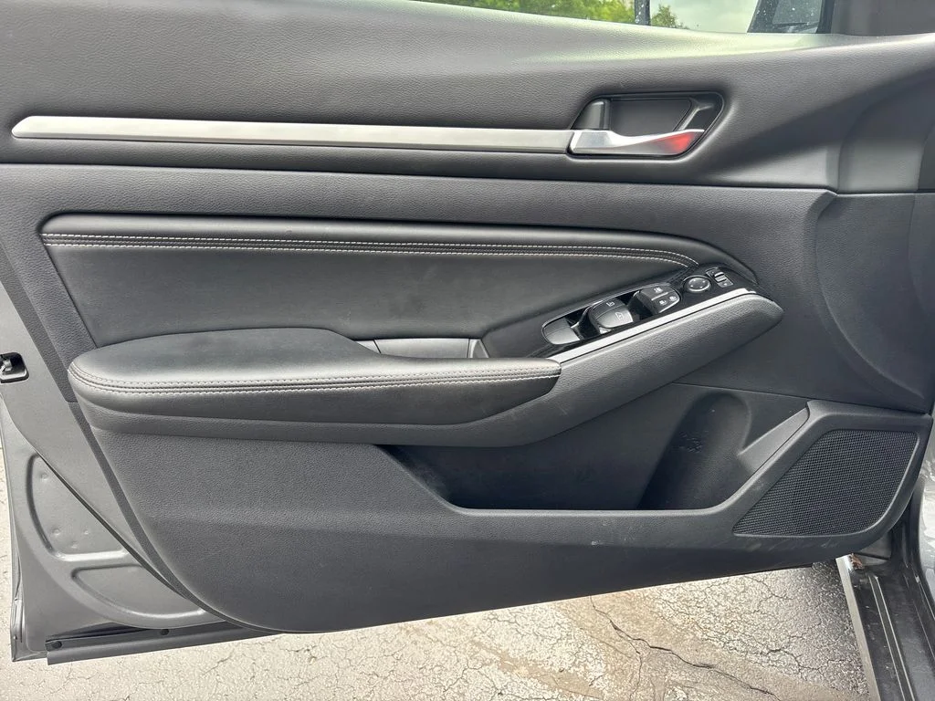 Used 2020 Gray Nissan 2.5 SV image 12