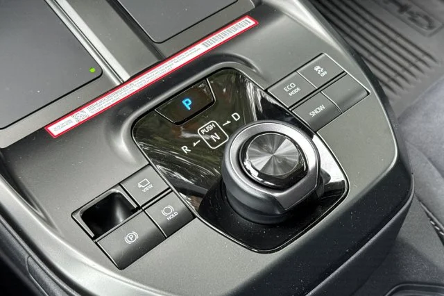 New 2026 Wind Chill Pearl with Midnight Black Metallic roof <sup>1</sup> Toyota  XSE image 25