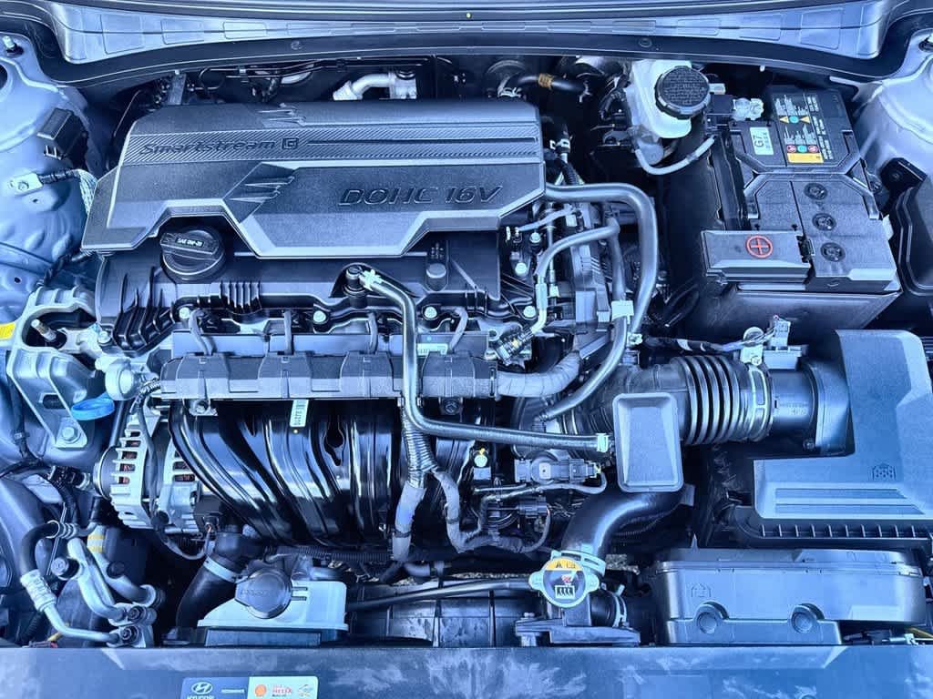 Used 2026 Fluid Metal Hyundai SE image 12