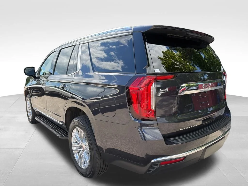 Used 2024 Silver GMC SLT image 3