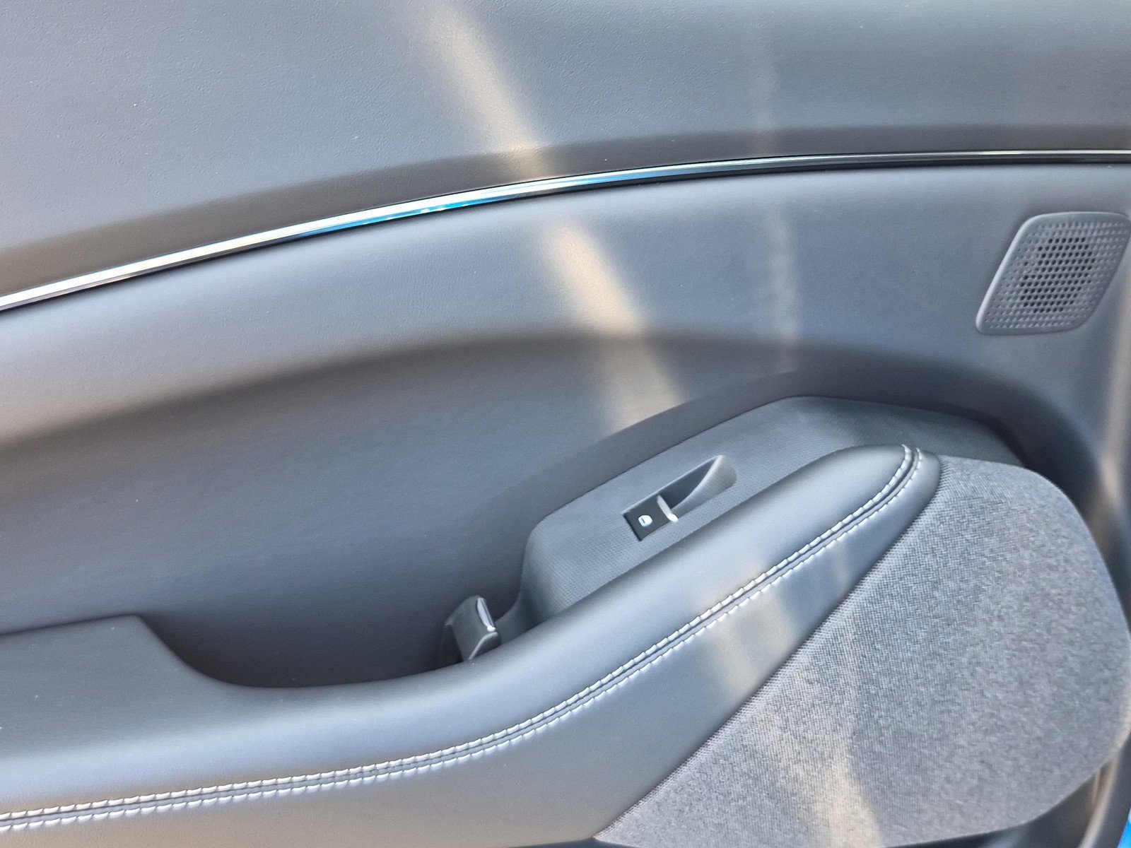 New 2026 Velocity Blue Metallic Ford Premium image 21