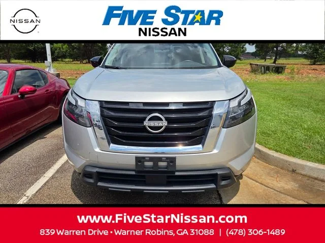 Used 2024 Silver Nissan S image 2