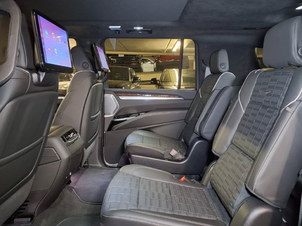 2026 Cadillac Escalade ESV Platinum Sport - Photo 12