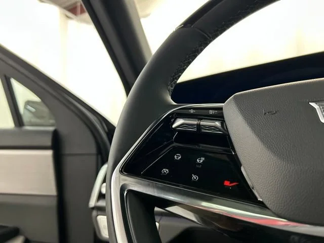 2027 Cadillac VISTIQ Luxury - Photo 7