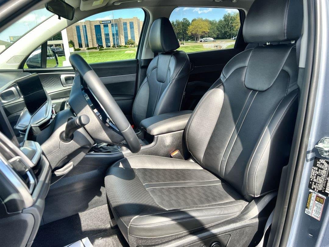 2025 Kia Sorento S - Photo 14