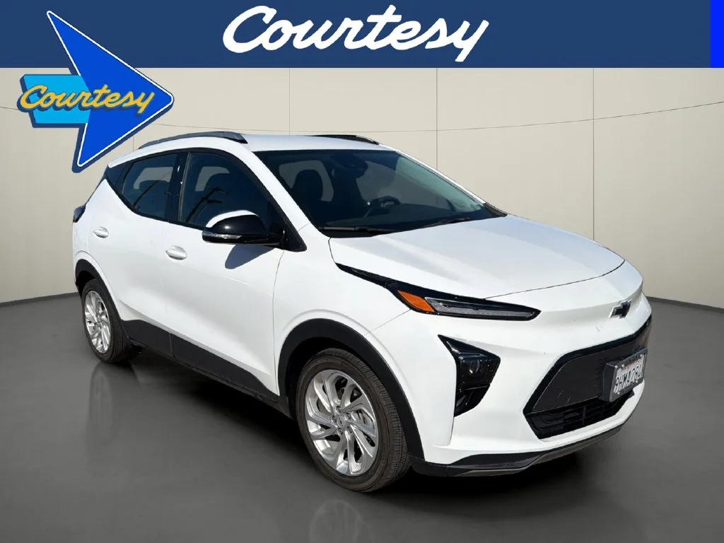 Used 2023 White Chevrolet LT image 1