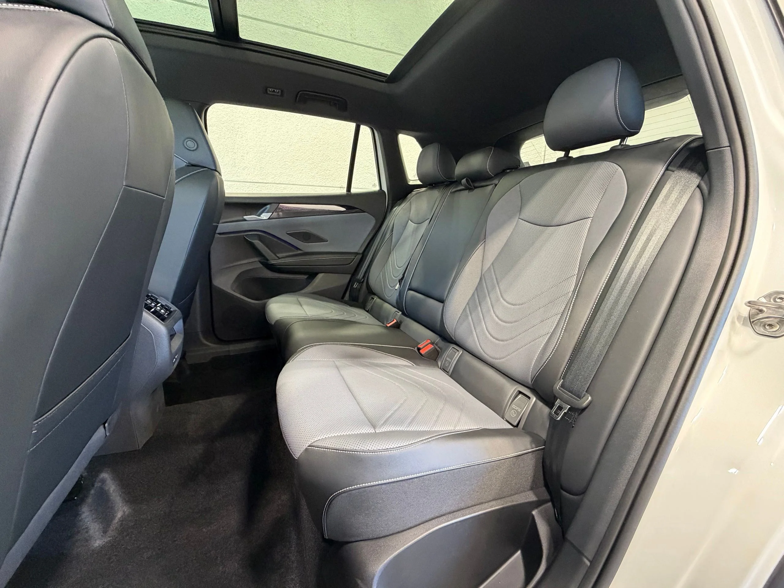 New 2026 White Volkswagen 2.0T SE R-Line Black image 22